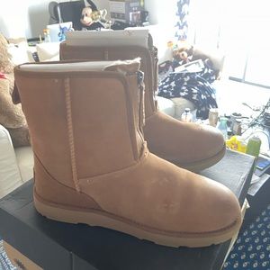 UGG classic short front zip